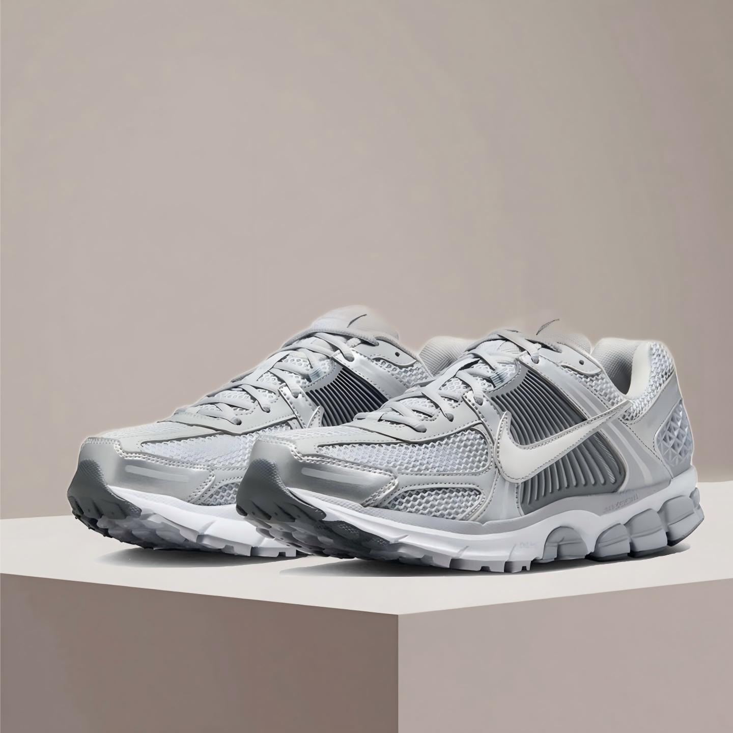 Nike Zoom Vomero 5 Yankees Run - đánh giá và giá Women Shoes Zoom