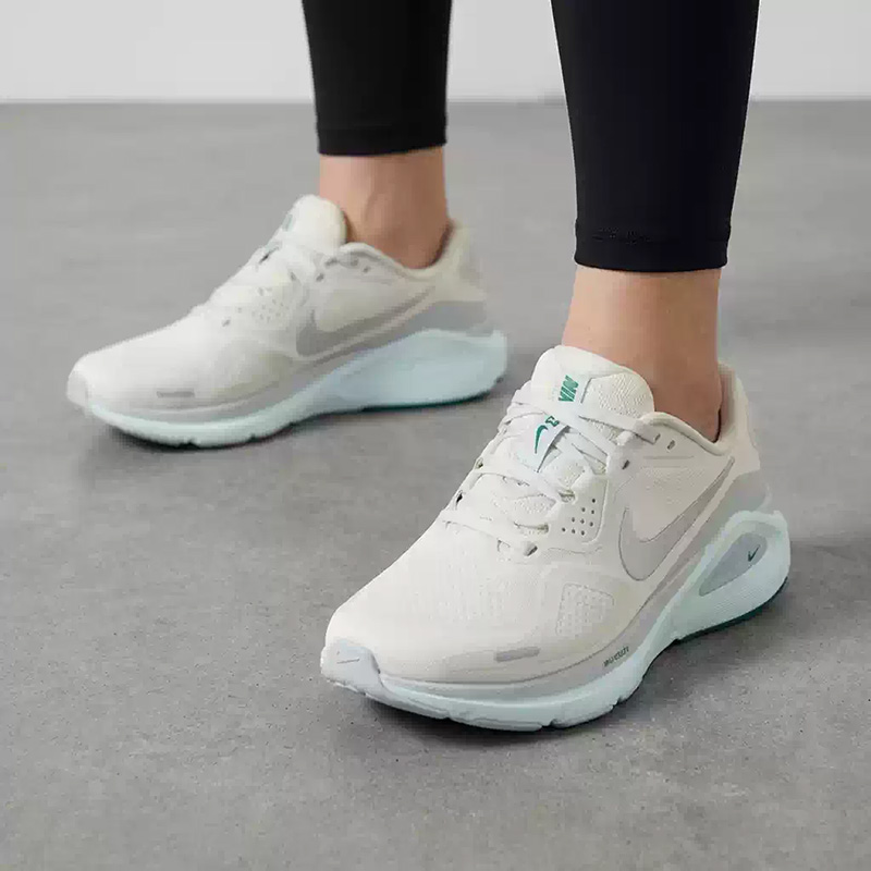 Nike Women's Running Shoes STR - đánh giá và giá Women'S Shoes Nike Jordan